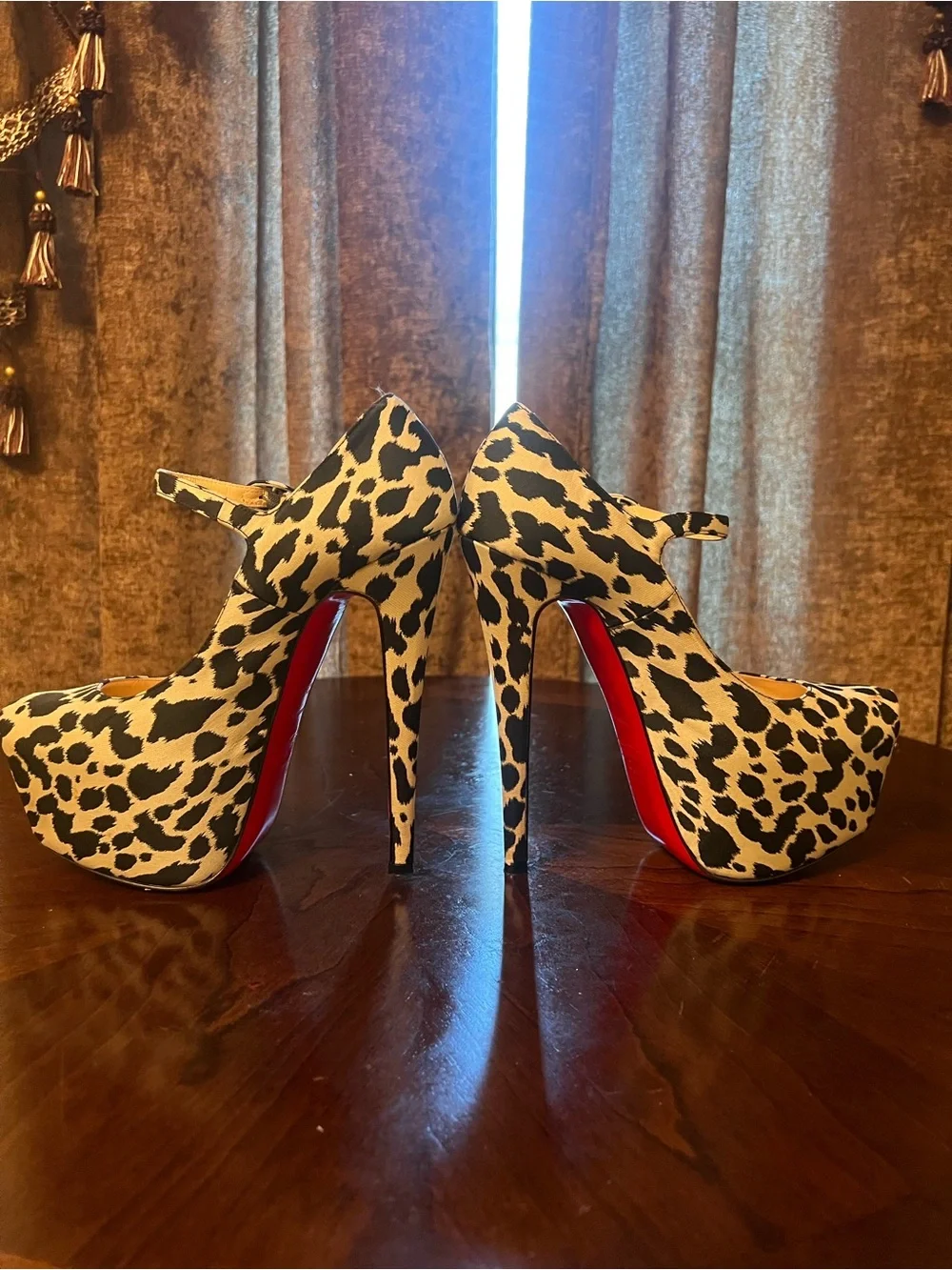 (Price FIRM) Christian Louboutin Tissu Leopardino Lady Daf 160 Platform Pumps